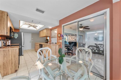 Casa en venta en Spring Hill, Florida, 2 dormitorios, 158.12 m2 № 1819075 - foto 19