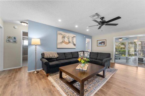 Casa en venta en Spring Hill, Florida, 2 dormitorios, 158.12 m2 № 1819075 - foto 7