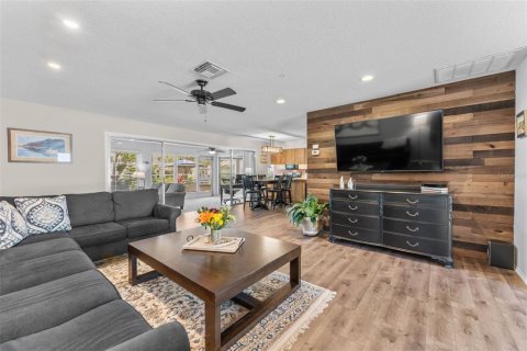 Casa en venta en Spring Hill, Florida, 2 dormitorios, 158.12 m2 № 1819075 - foto 8