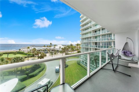 Condo in Deerfield Beach, Florida, 1 bedroom  № 2023435 - photo 23