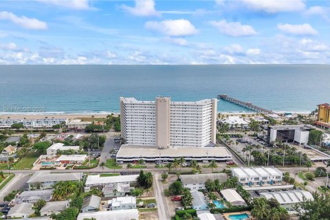 Condo in Deerfield Beach, Florida, 1 bedroom  № 2023435 - photo 13