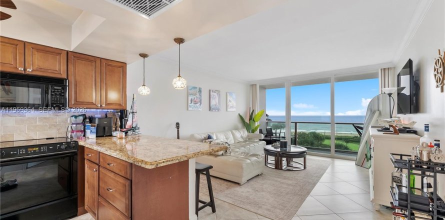 Condo in Deerfield Beach, Florida, 1 bedroom  № 2023435
