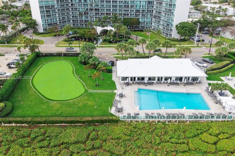 Condo in Deerfield Beach, Florida, 1 bedroom  № 2023435 - photo 3