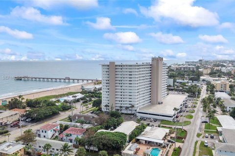 Condo in Deerfield Beach, Florida, 1 bedroom  № 2023435 - photo 11