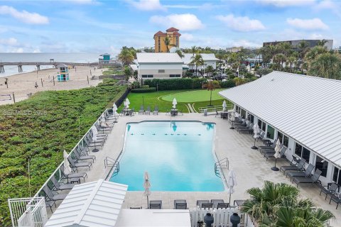 Condo in Deerfield Beach, Florida, 1 bedroom  № 2023435 - photo 2