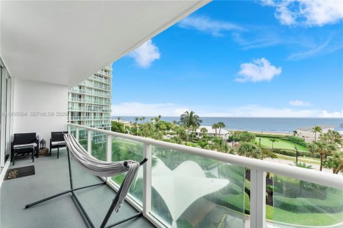 Condo in Deerfield Beach, Florida, 1 bedroom  № 2023435 - photo 25