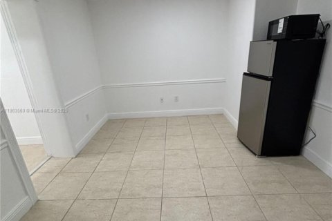 Commercial property in Homestead, Florida 1 bedroom, 133.78 sq.m. № 1994937 - photo 1