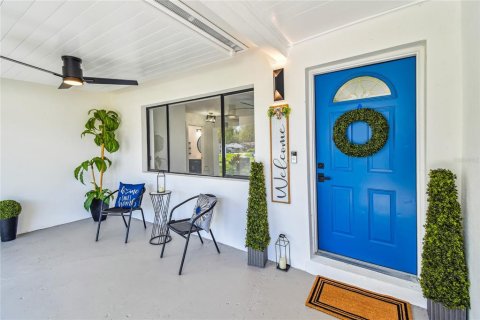 House in Pinellas Park, Florida 4 bedrooms, 162.21 sq.m. № 1873443 - photo 6