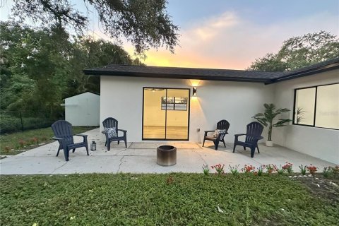 House in Pinellas Park, Florida 4 bedrooms, 162.21 sq.m. № 1873443 - photo 4