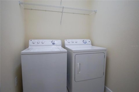 Condominio en alquiler en Davenport, Florida, 2 dormitorios, 130.9 m2 № 2095941 - foto 17