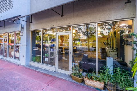 Commercial property in Miami Beach, Florida № 1865561 - photo 11