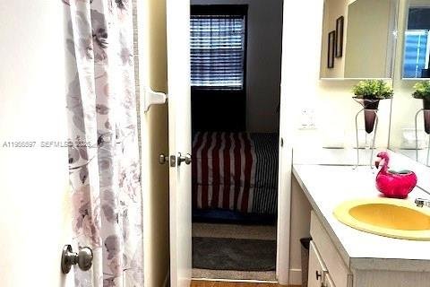 Купить кондоминиум в Помпано-Бич, Флорида 2 спальни, 69.68м2, № 2010508 - фото 9