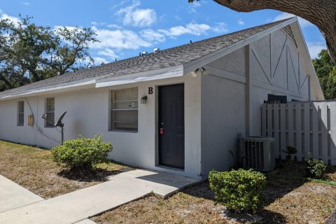House in Fort Pierce, Florida 1 bedroom, 61.32 sq.m. № 1210354 - photo 1