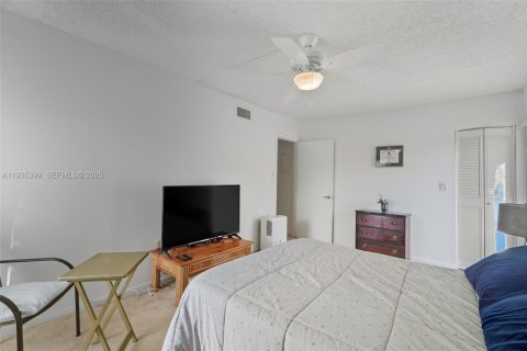 Condo in Boca Raton, Florida, 3 bedrooms  № 1993456 - photo 19