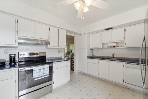 Condo in Boca Raton, Florida, 3 bedrooms  № 1993456 - photo 11