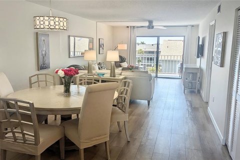 Condominio en venta en Tierra Verde, Florida, 2 dormitorios, 103.12 m2 № 1632502 - foto 16