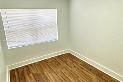 Снять в аренду виллу или дом в Форт-Лодердейл, Флорида 3 спальни, 167.22м2, № 1959627 - фото 18