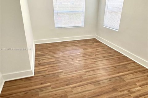 Снять в аренду виллу или дом в Форт-Лодердейл, Флорида 3 спальни, 167.22м2, № 1959627 - фото 12