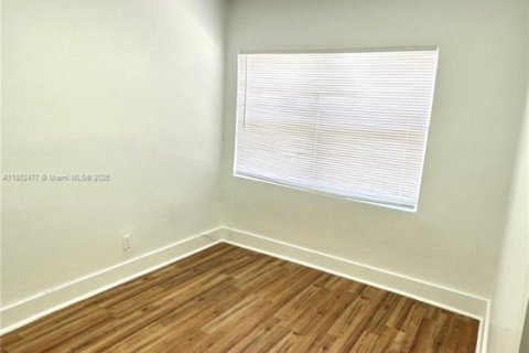 Снять в аренду виллу или дом в Форт-Лодердейл, Флорида 3 спальни, 167.22м2, № 1959627 - фото 17