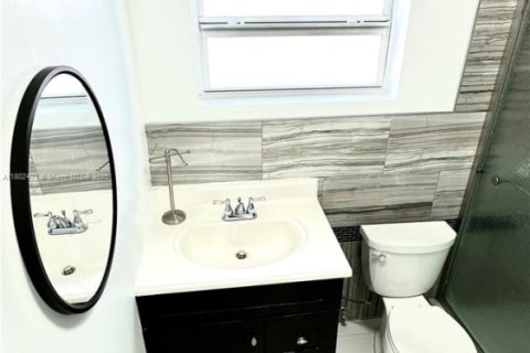 Снять в аренду виллу или дом в Форт-Лодердейл, Флорида 3 спальни, 167.22м2, № 1959627 - фото 21