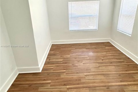 Снять в аренду виллу или дом в Форт-Лодердейл, Флорида 3 спальни, 167.22м2, № 1959627 - фото 14