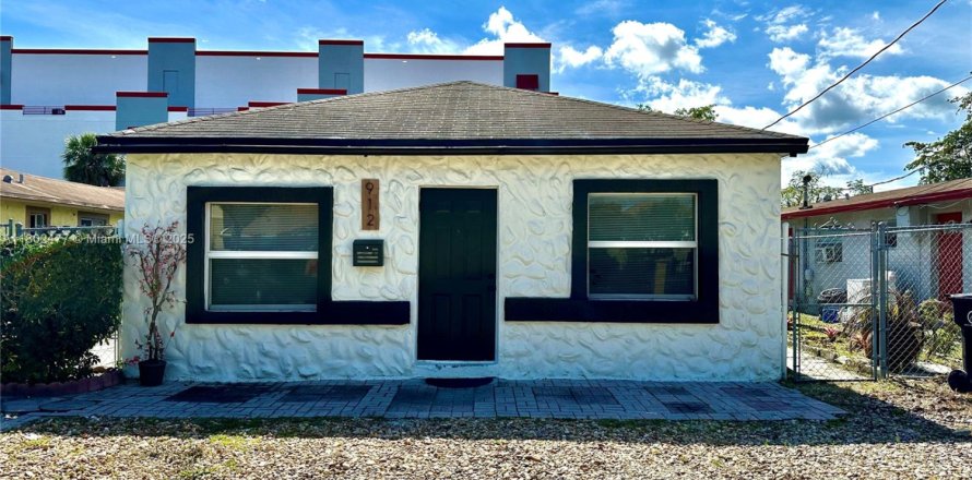 Дом в Форт-Лодердейл, Флорида 3 спальни, 167.22м2 № 1959627