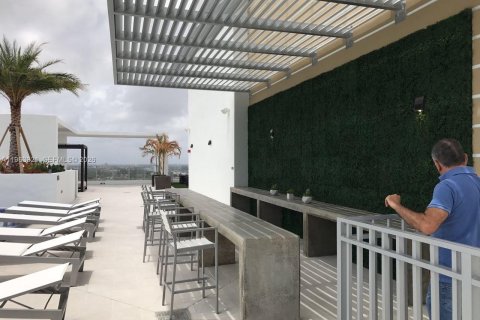 Condo in Miami, Florida, 1 bedroom № 2081007 - photo 18