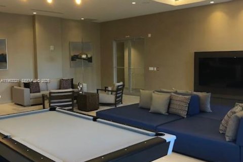 Condo in Miami, Florida, 1 bedroom № 2081007 - photo 16
