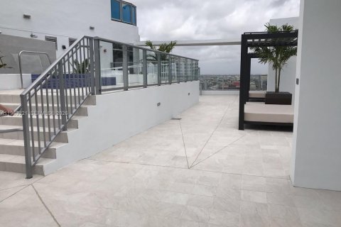 Condo in Miami, Florida, 1 bedroom № 2081007 - photo 17