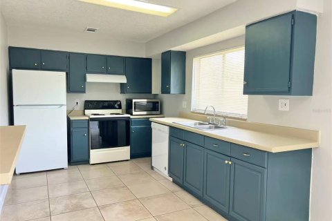 Villa ou maison à vendre à Apopka, Floride: 3 chambres, 129.69 m2 № 2406463 - photo 7