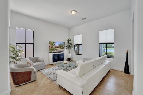 House in Cooper City, Florida 4 bedrooms, 229 sq.m. № 2275173 - photo 12