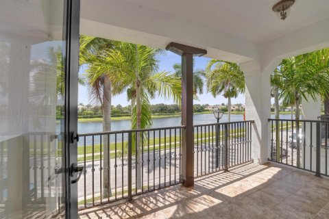 House in Cooper City, Florida 4 bedrooms, 229 sq.m. № 2275173 - photo 3