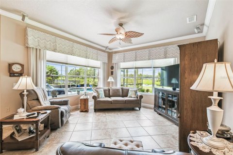 Casa en venta en Kissimmee, Florida, 3 dormitorios, 227.61 m2 № 1915993 - foto 11