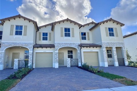 Adosado en alquiler en Homestead, Florida, 3 dormitorios, 123.65 m2 № 1966776 - foto 1