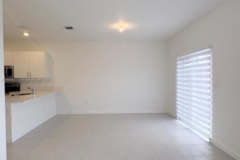 Adosado en alquiler en Homestead, Florida, 3 dormitorios, 123.65 m2 № 1966776 - foto 9