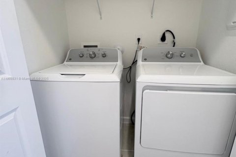 Adosado en alquiler en Homestead, Florida, 3 dormitorios, 123.65 m2 № 1966776 - foto 18