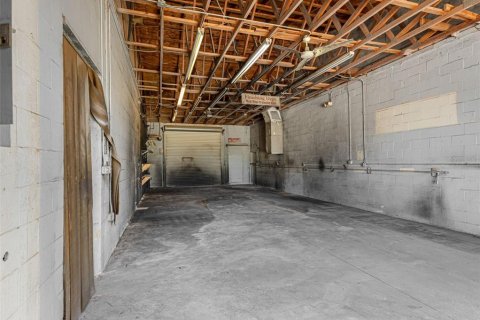 Commercial property in Hudson, Florida 613.71 sq.m. № 2411545 - photo 30