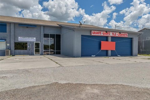 Commercial property in Hudson, Florida 613.71 sq.m. № 2411545 - photo 15