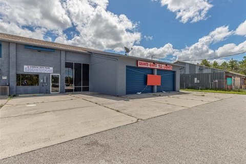 Commercial property in Hudson, Florida 613.71 sq.m. № 2411545 - photo 18