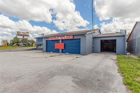Commercial property in Hudson, Florida 613.71 sq.m. № 2411545 - photo 17