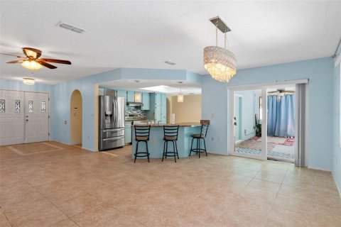 House in Spring Hill, Florida 3 bedrooms, 161.28 sq.m. № 1422037 - photo 13