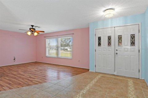 House in Spring Hill, Florida 3 bedrooms, 161.28 sq.m. № 1422037 - photo 9