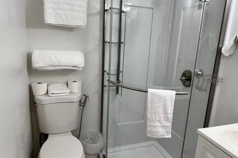 House in New Port Richey, Florida 4 bedrooms, 147.34 sq.m. № 2110721 - photo 22