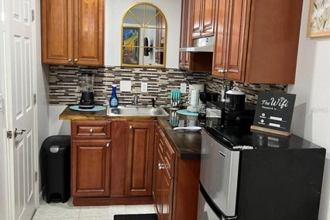 House in New Port Richey, Florida 4 bedrooms, 147.34 sq.m. № 2110721 - photo 20