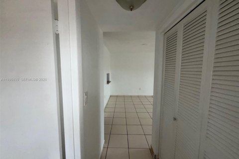 Купить кондоминиум в Хайалиа Гарденс, Флорида 2 спальни, 75.9м2, № 2058930 - фото 23