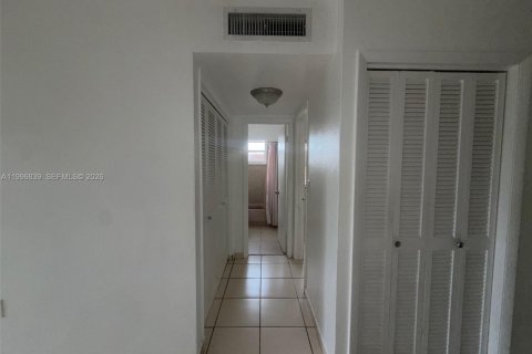 Купить кондоминиум в Хайалиа Гарденс, Флорида 2 спальни, 75.9м2, № 2058930 - фото 14