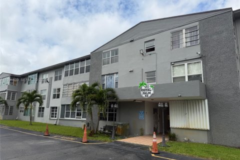 Кондоминиум с 2 спальнями в Хайалиа Гарденс, Флорида № 2058930