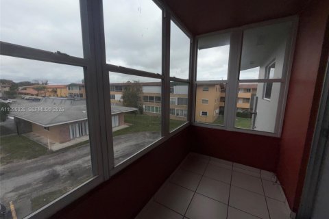 Купить кондоминиум в Хайалиа Гарденс, Флорида 2 спальни, 75.9м2, № 2058930 - фото 26