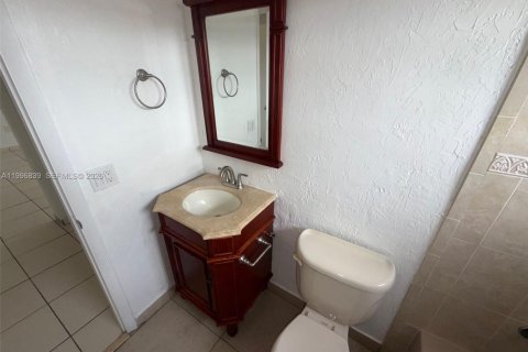 Купить кондоминиум в Хайалиа Гарденс, Флорида 2 спальни, 75.9м2, № 2058930 - фото 17