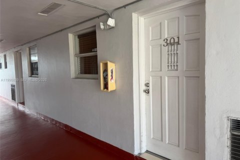 Купить кондоминиум в Хайалиа Гарденс, Флорида 2 спальни, 75.9м2, № 2058930 - фото 4